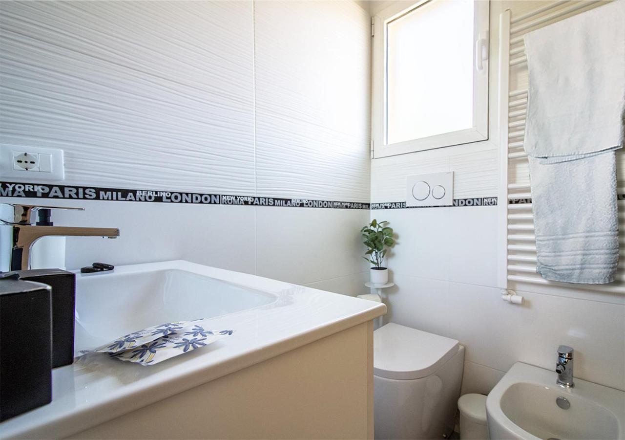 Athena Rooms - Parcheggio Privato Μπολόνια Εξωτερικό φωτογραφία